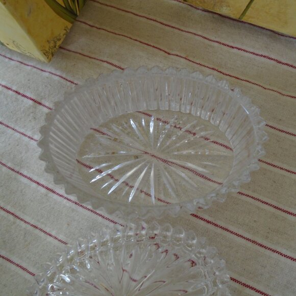 Lead Crystal Glass Trinket Box Oval Shape Starburst Design 4.5" x 2.25"  3574 - Picture 3 of 6
